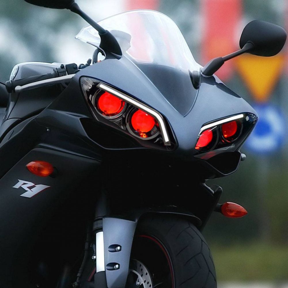 Yamaha r1 Black